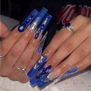 Meet your Posher, Yasmine brook